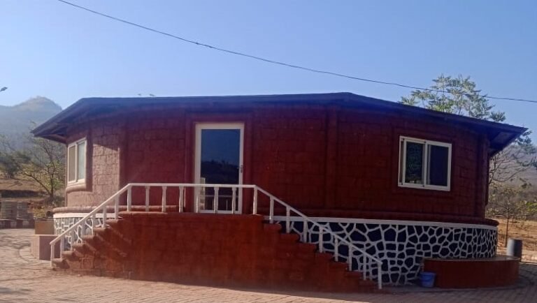 Moun-Hut-Image-2-1.jpeg