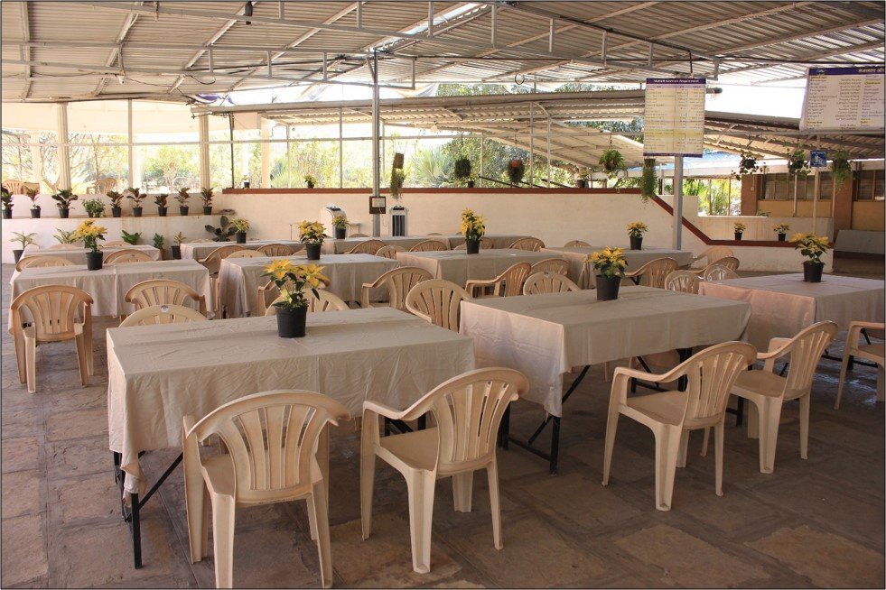 dining1.jpg